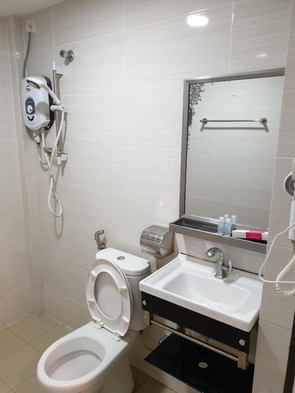 Angsoka Hotel Teluk Intan Εξωτερικό φωτογραφία