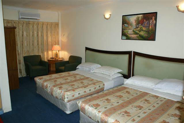 Angsoka Hotel Teluk Intan Εξωτερικό φωτογραφία